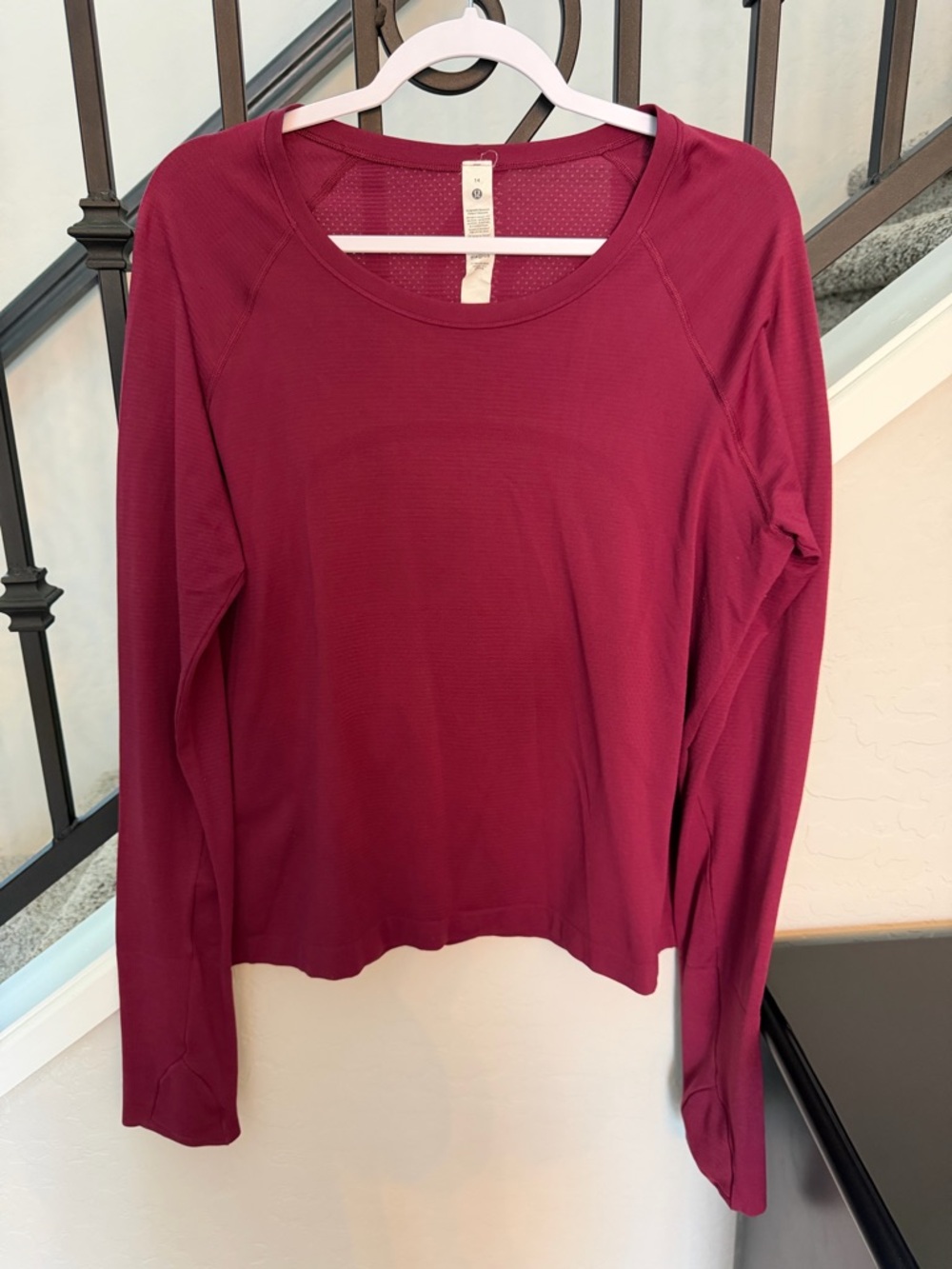 Lululemon Women’s Deep Luxe Swiftly Tech Long Sleeve 2.0 *Race Length